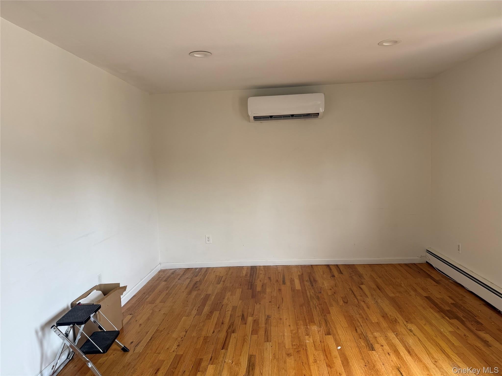 327 Broadway – photo 2