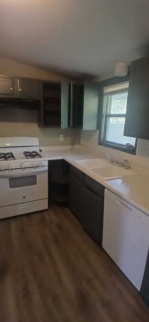 AVAILABLE NOW – Newly Updated 3-Bedroom Ranch in Independence! – photo 3