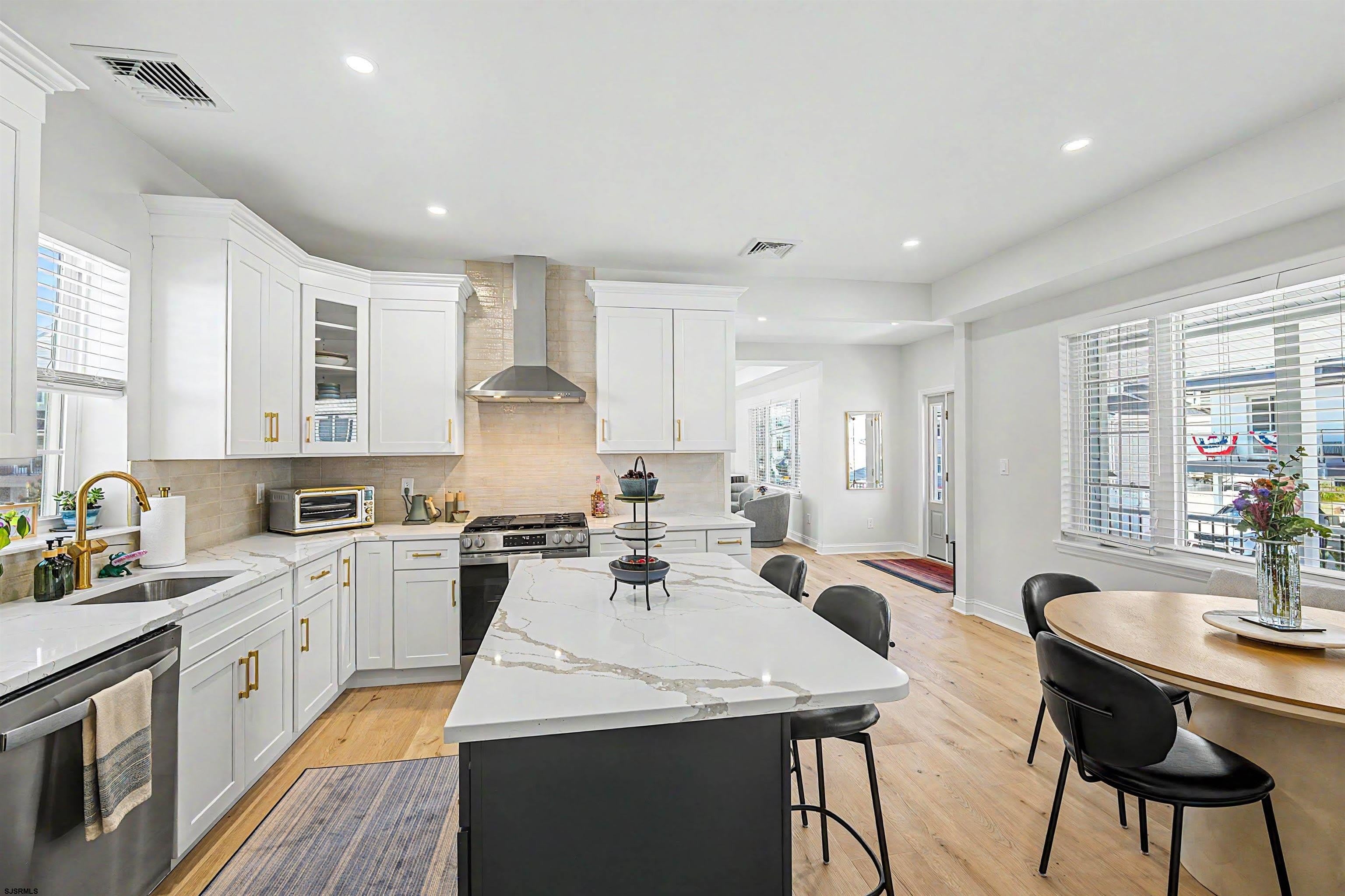 129 N New Haven Ave – photo 5