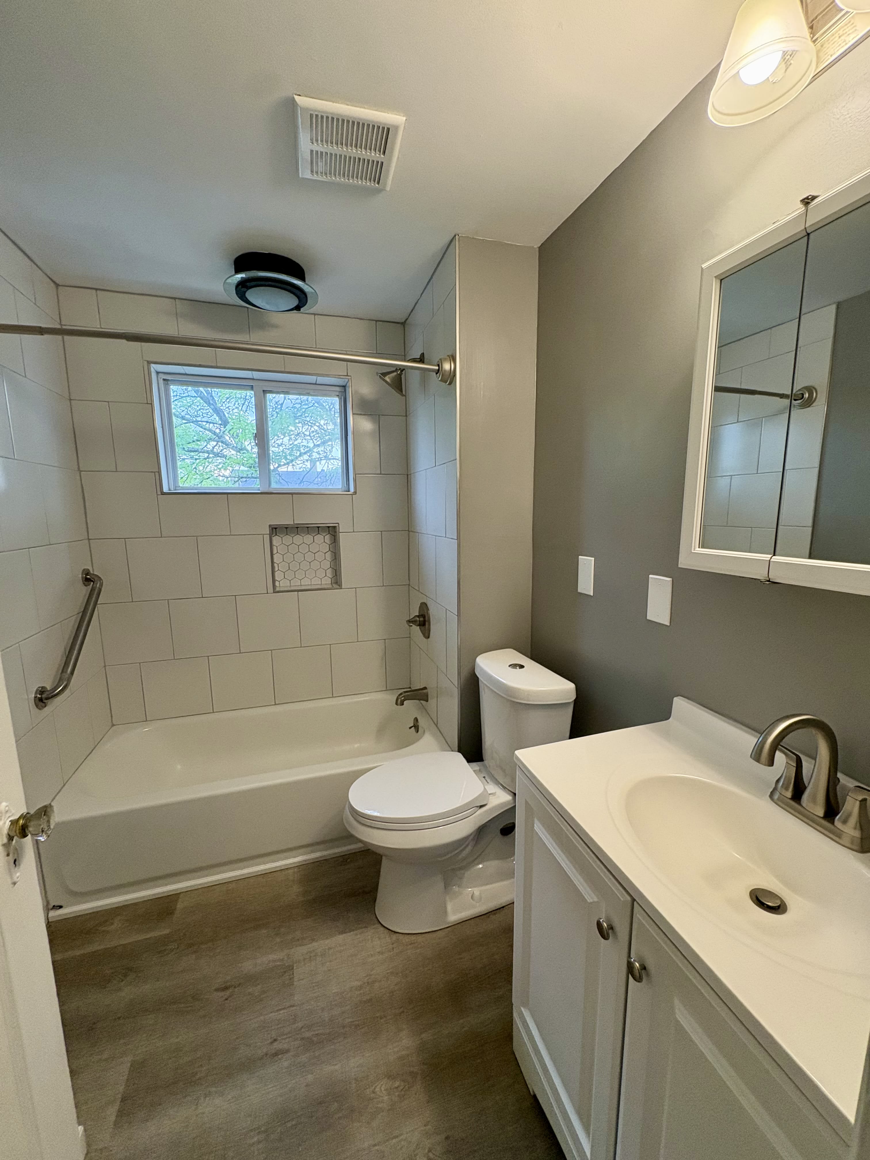 312 Victoria Boulevard – photo 4