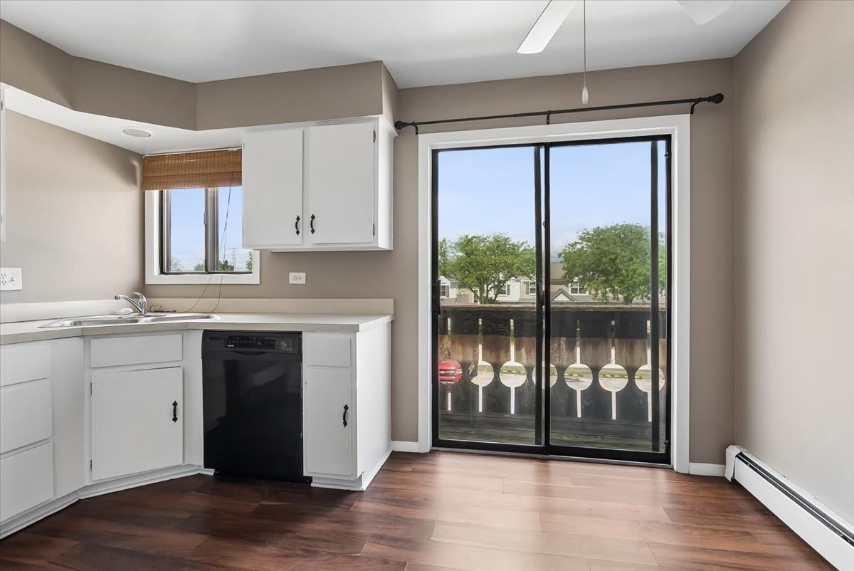 386 Echo Lane – photo 3