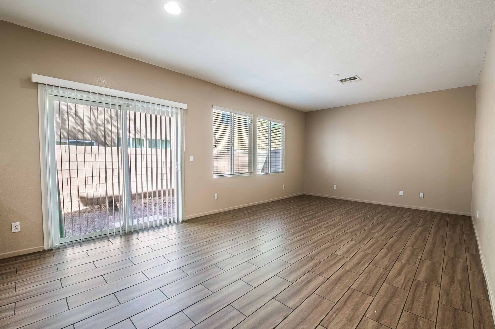 Spacious Living with Flexible Spaces in a Prime East Las Vegas Location! – photo 5