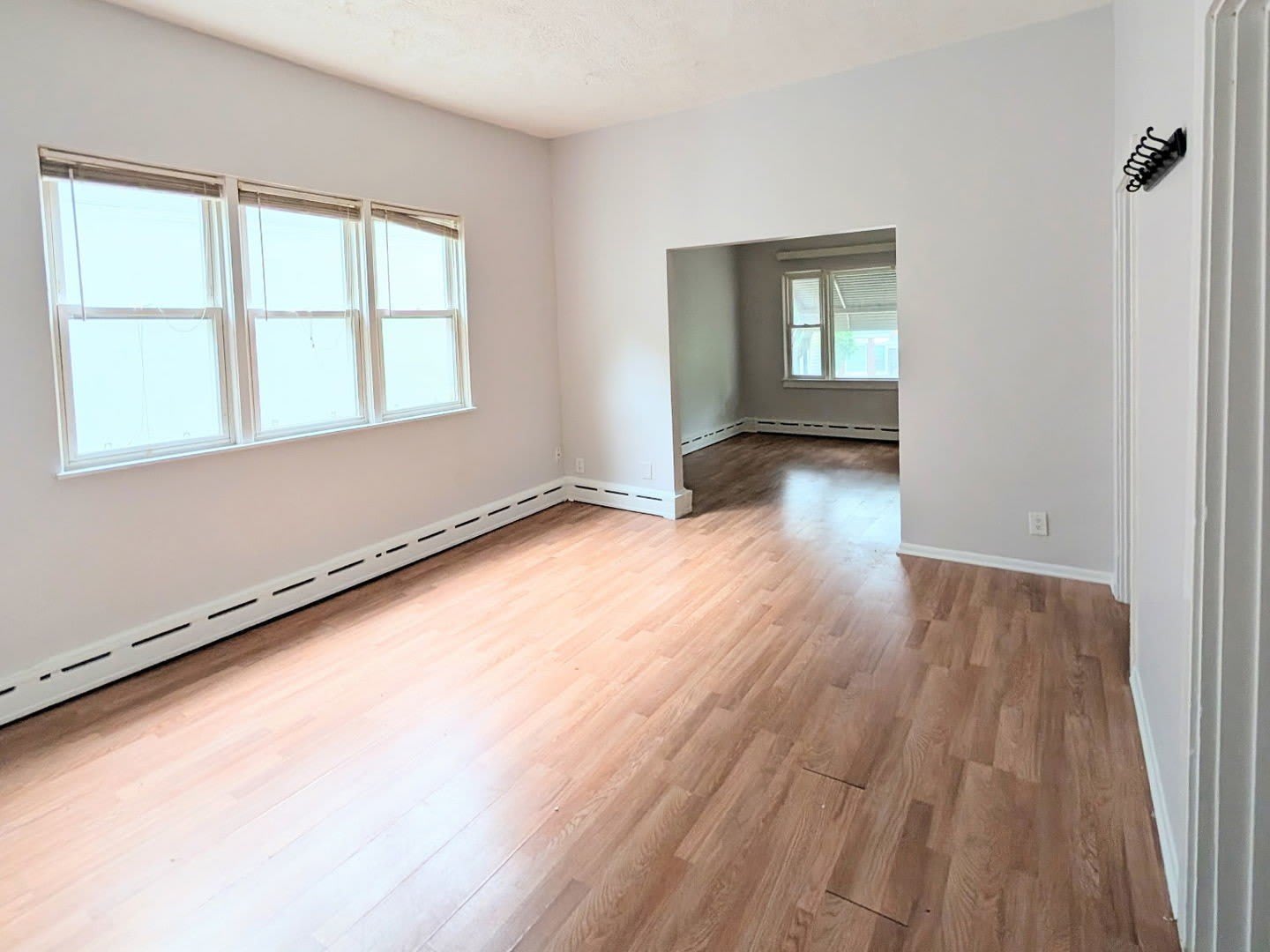 8125 S Escanaba Avenue – photo 2