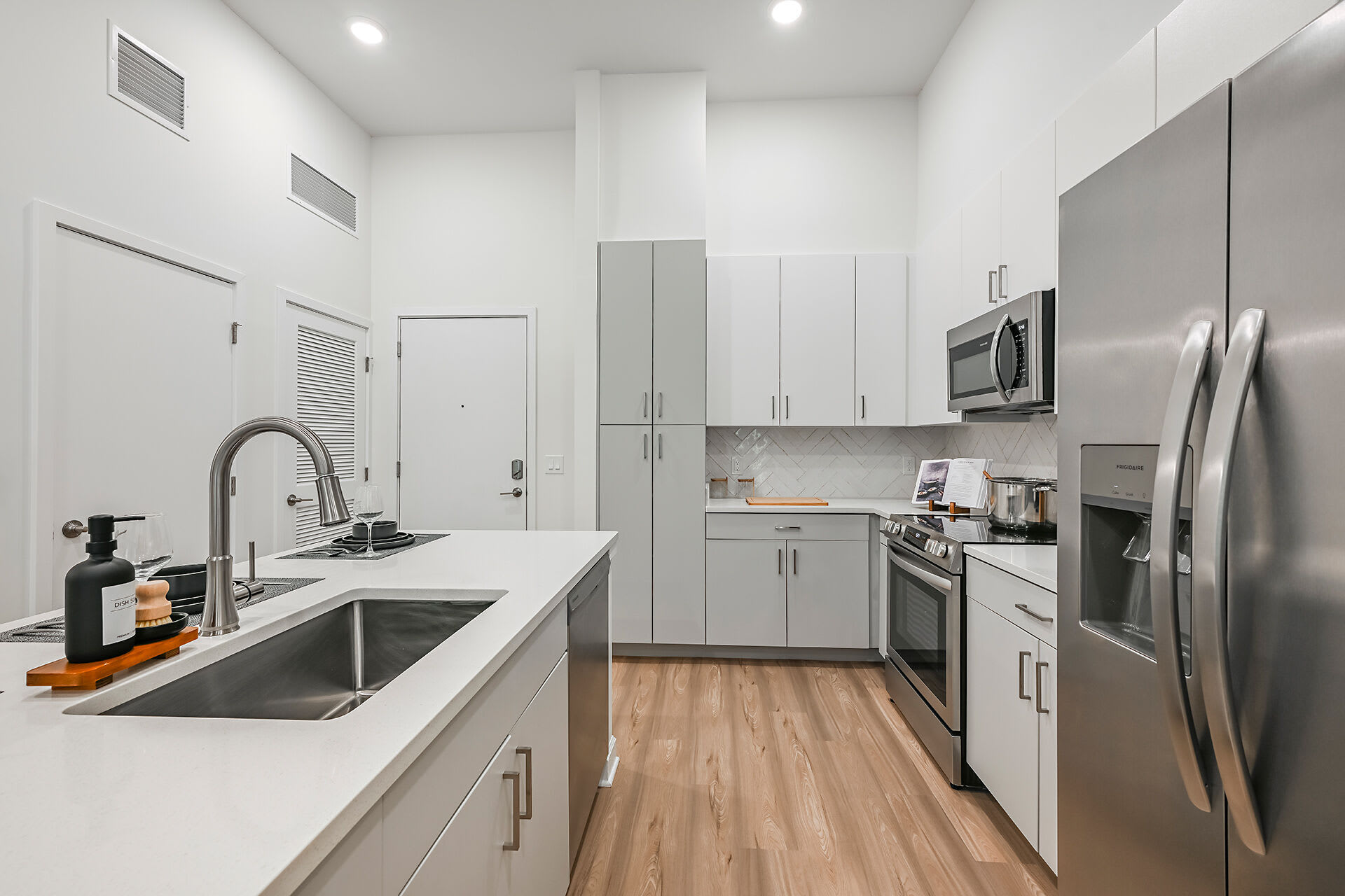 Apollo Apartments – photo 3