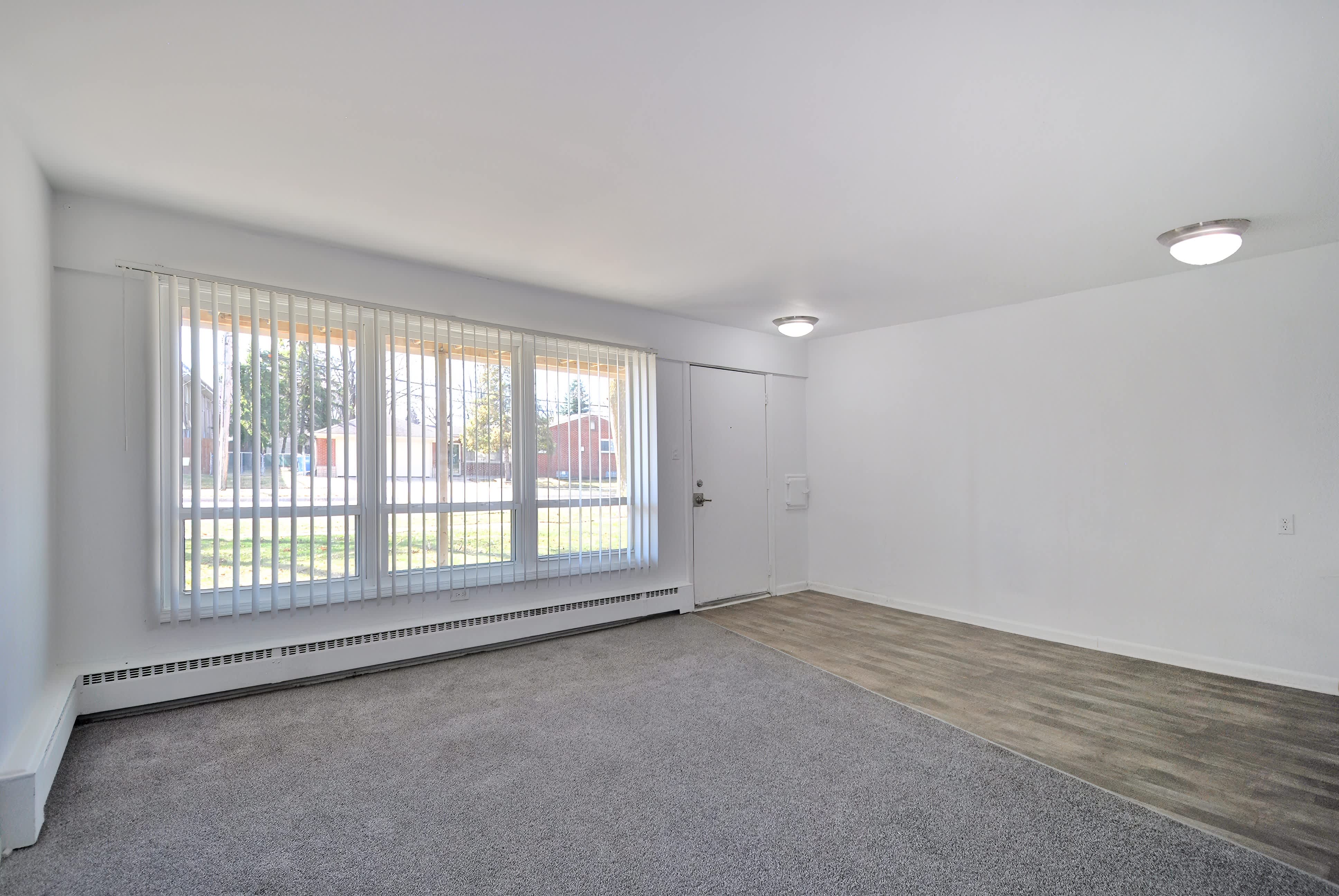 Silverstone Apartments – photo 1