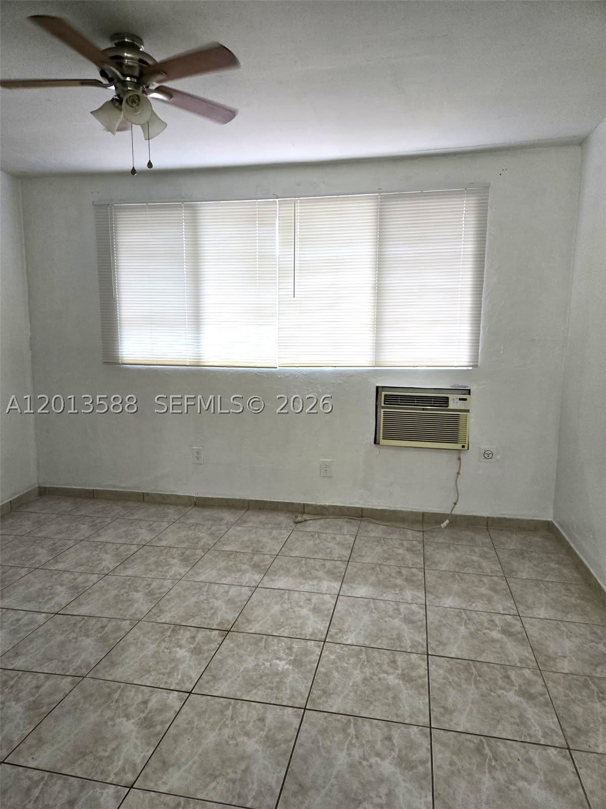 4610 SW 40th St – photo 4