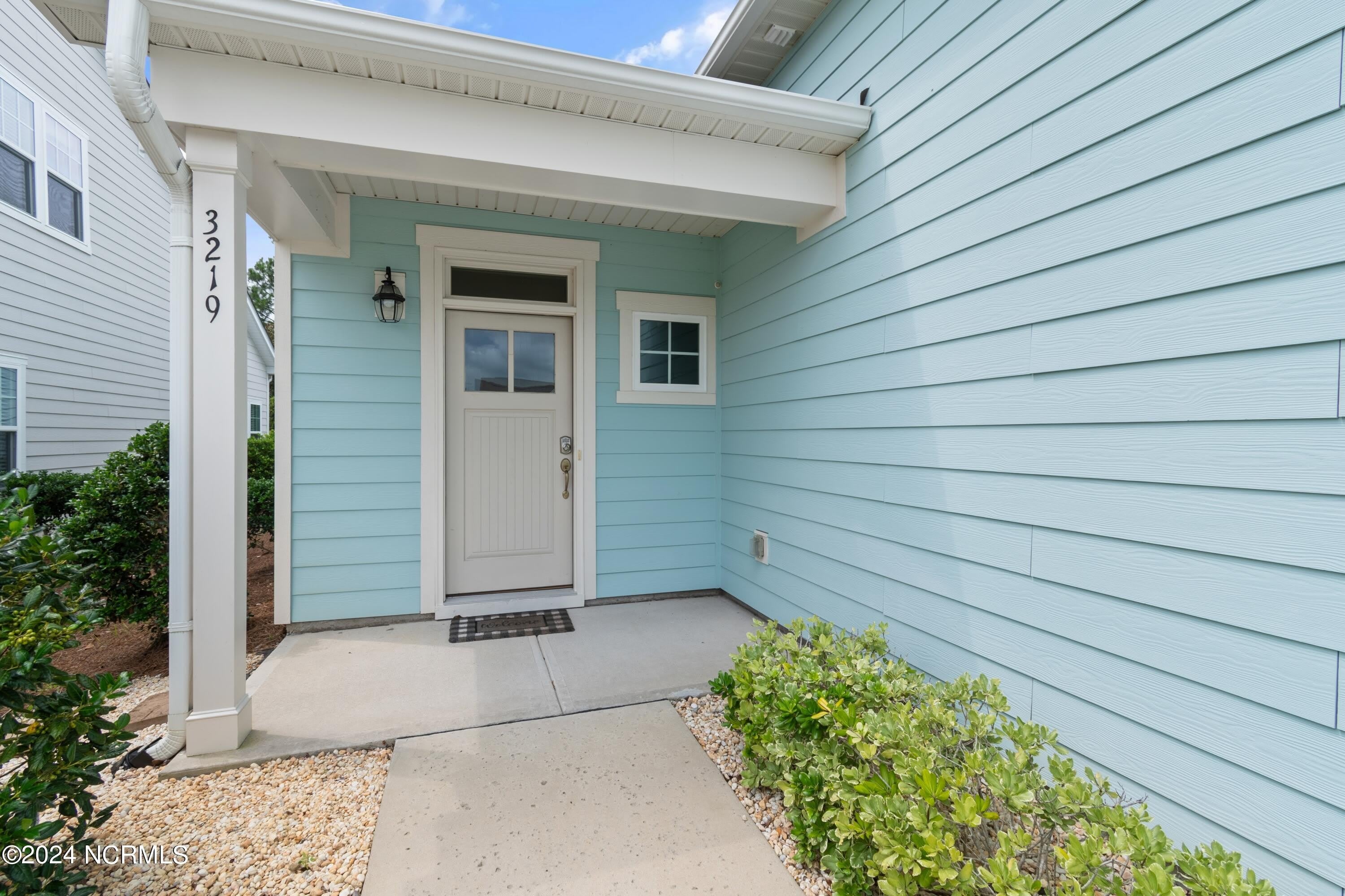 3219 Bay Winds Drive – photo 2