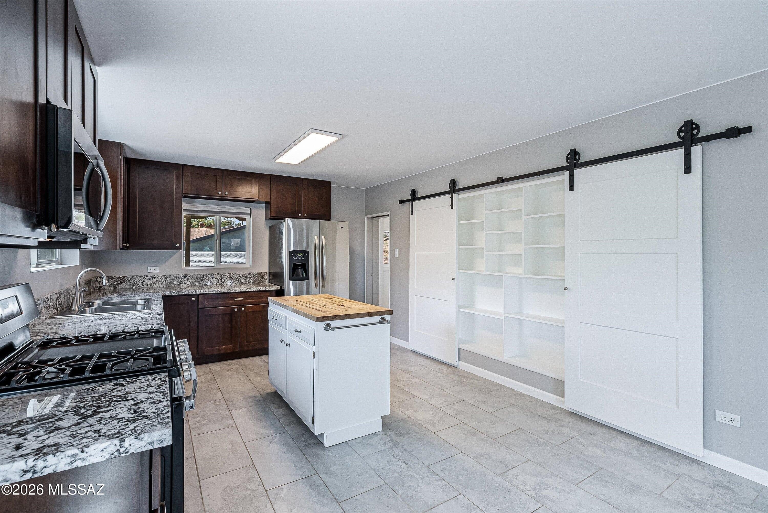 730 N Robles Road – photo 4