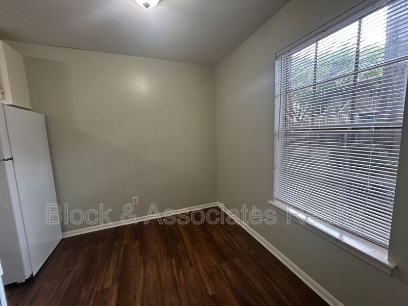 3824-C Country Club Road – photo 2