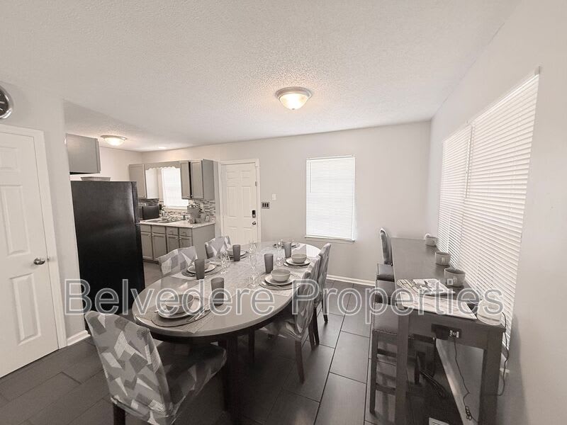 415 N Dudley St – photo 3