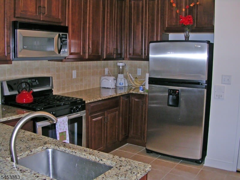 1203 Wharton Ct – photo 2