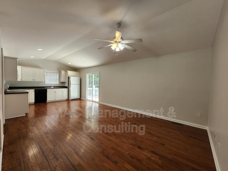 916 Bill Smith Rd. – photo 2