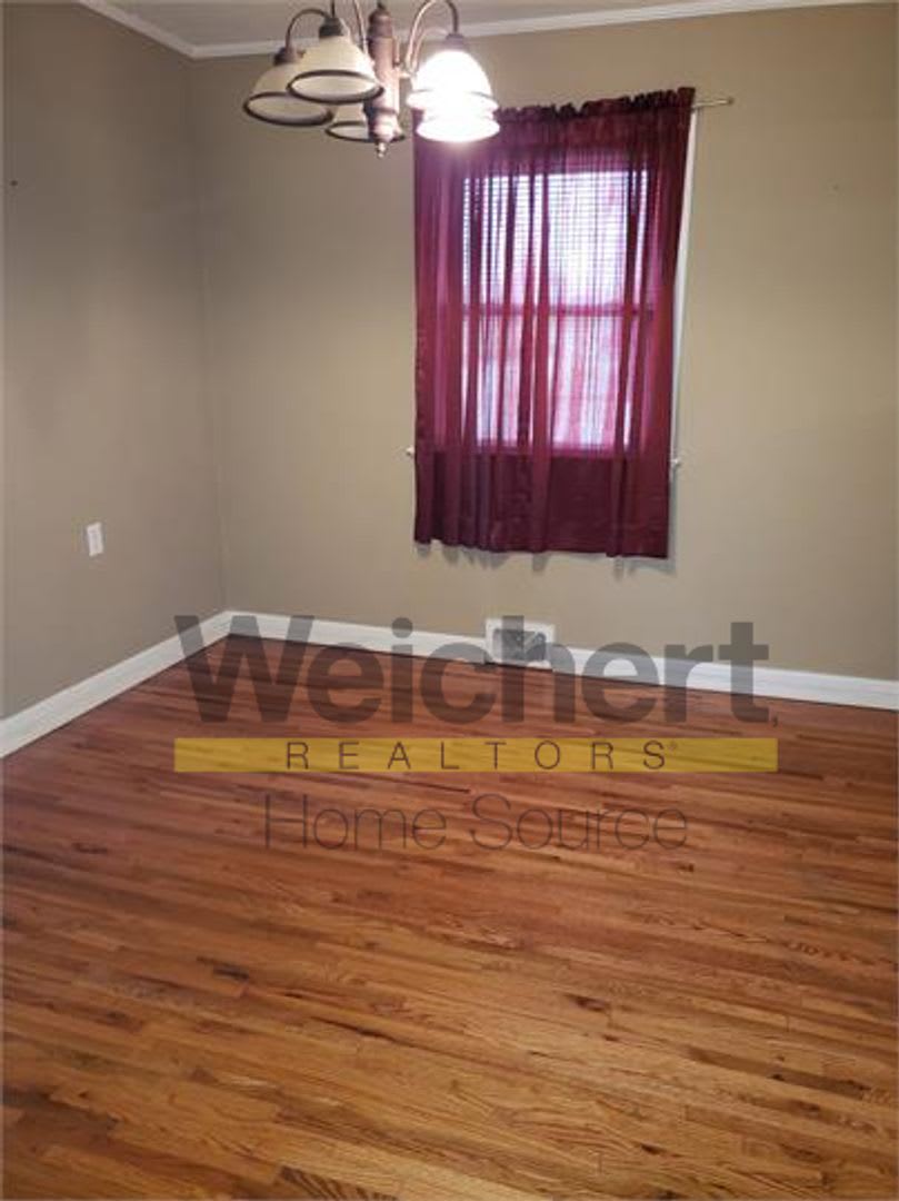 Brick Home – photo 4
