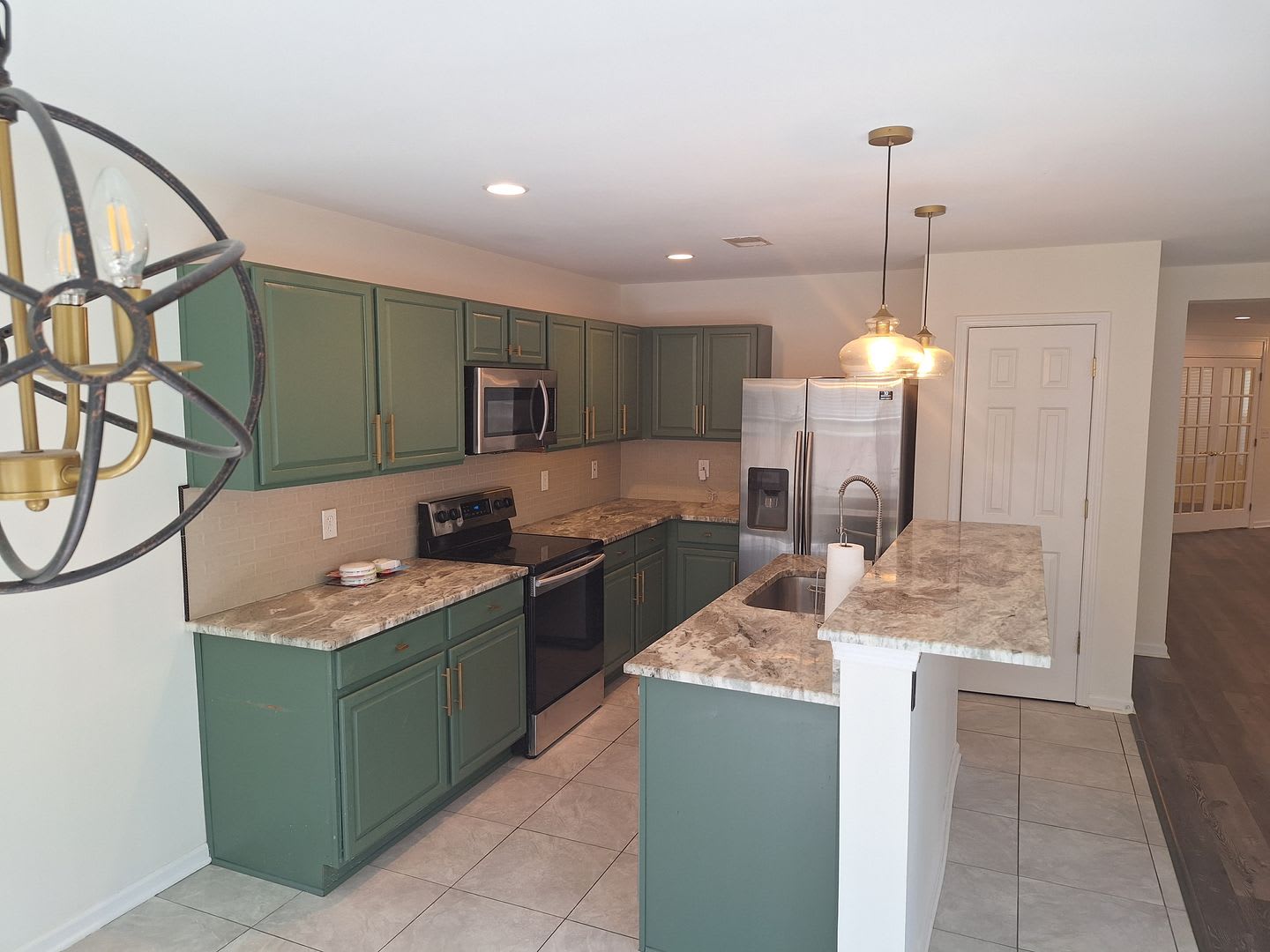 Wonderfully Remodeled Three Bedroom Home in Northeast Columbia! – photo 5