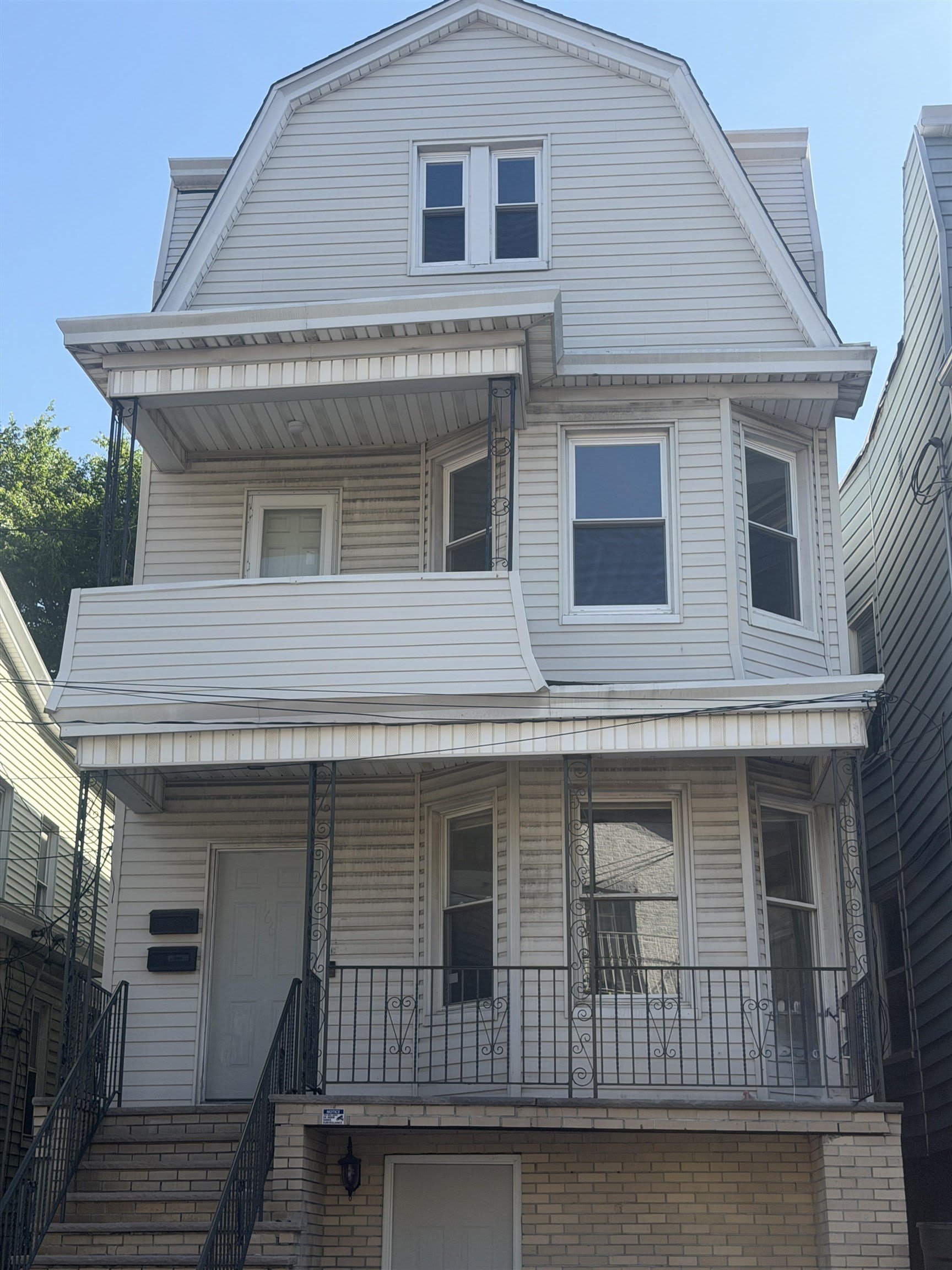 166 GRANT AVE – photo 1
