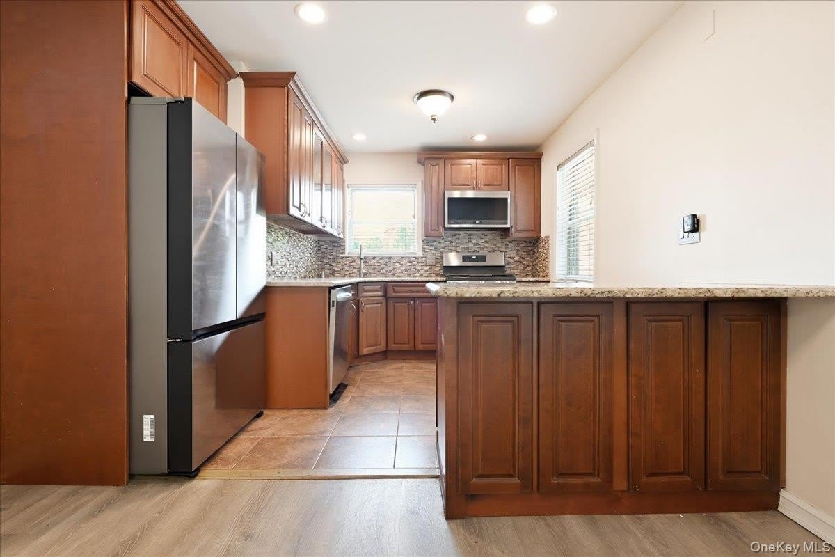 260-70 73rd Avenue – photo 4