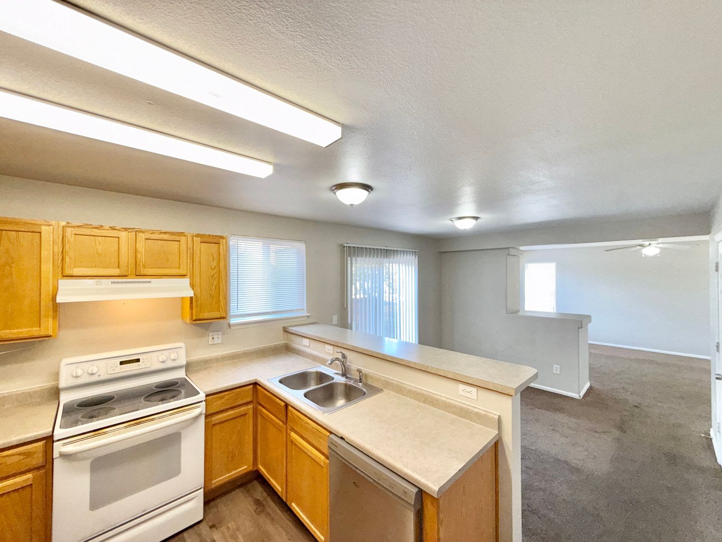 Spacious 4 Bedroom Home – photo 1