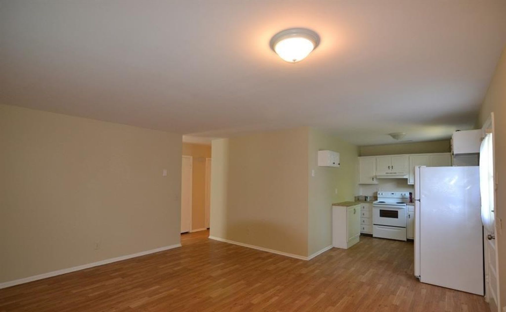 3 Bedroom Home In Raleigh – photo 4