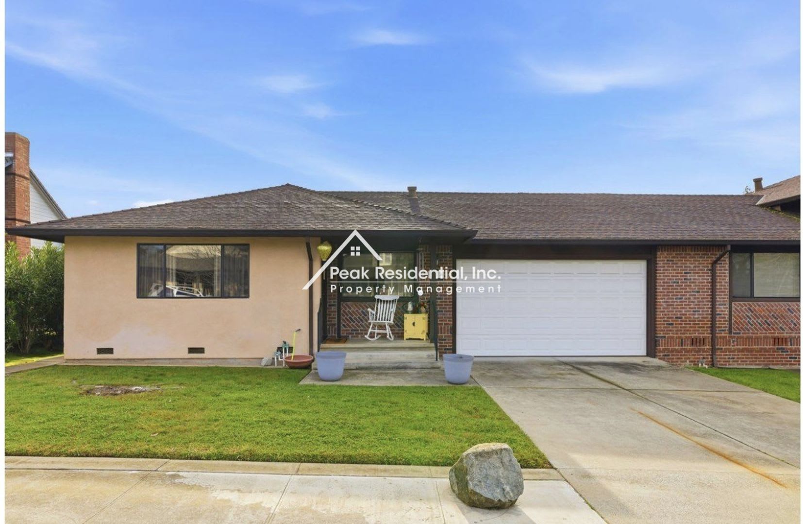 Wonderful 2bd/2ba Folsom Duplex With 2 Car Garage! – photo 2