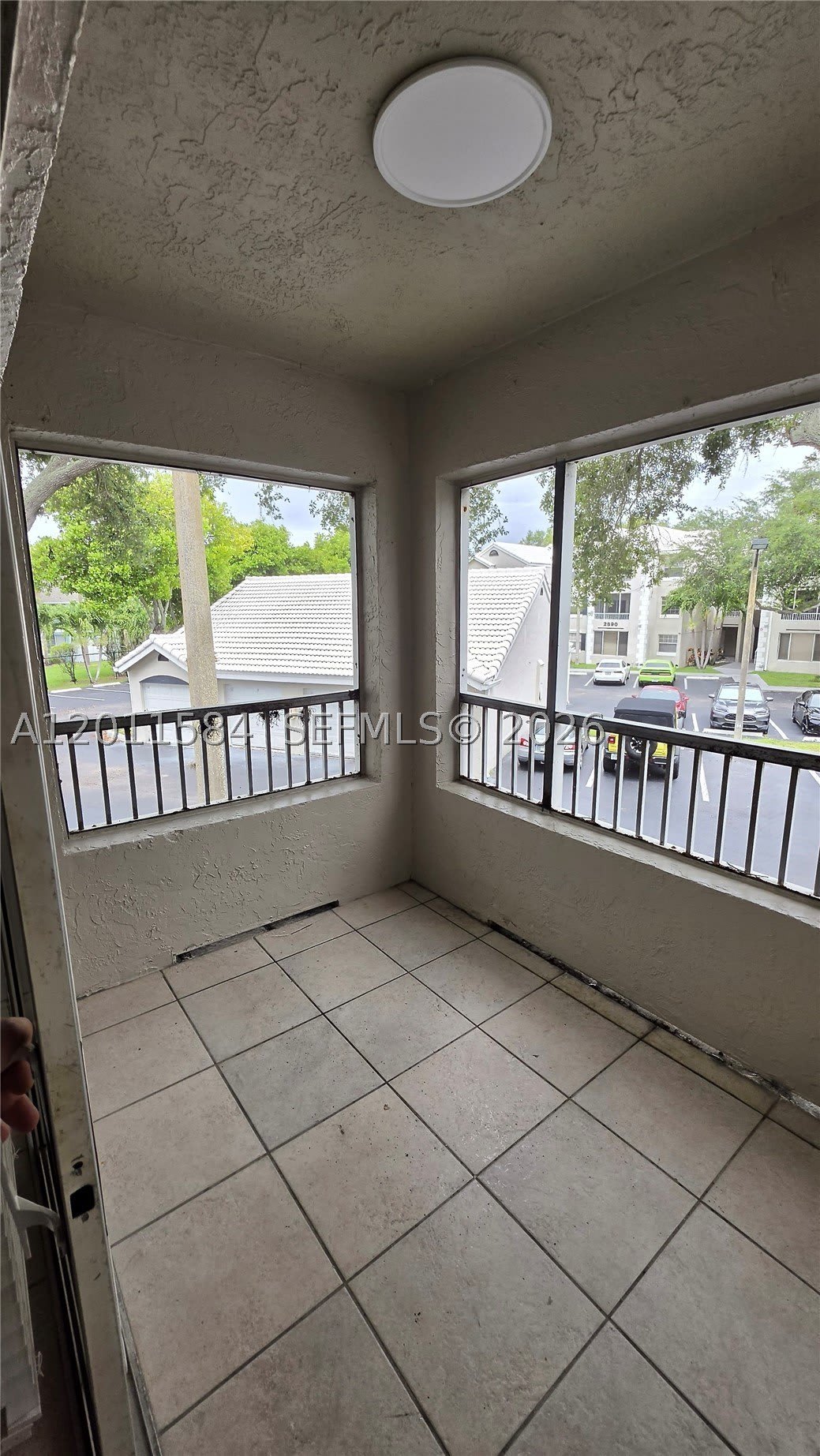 2880 N Oakland Forest Dr – photo 5