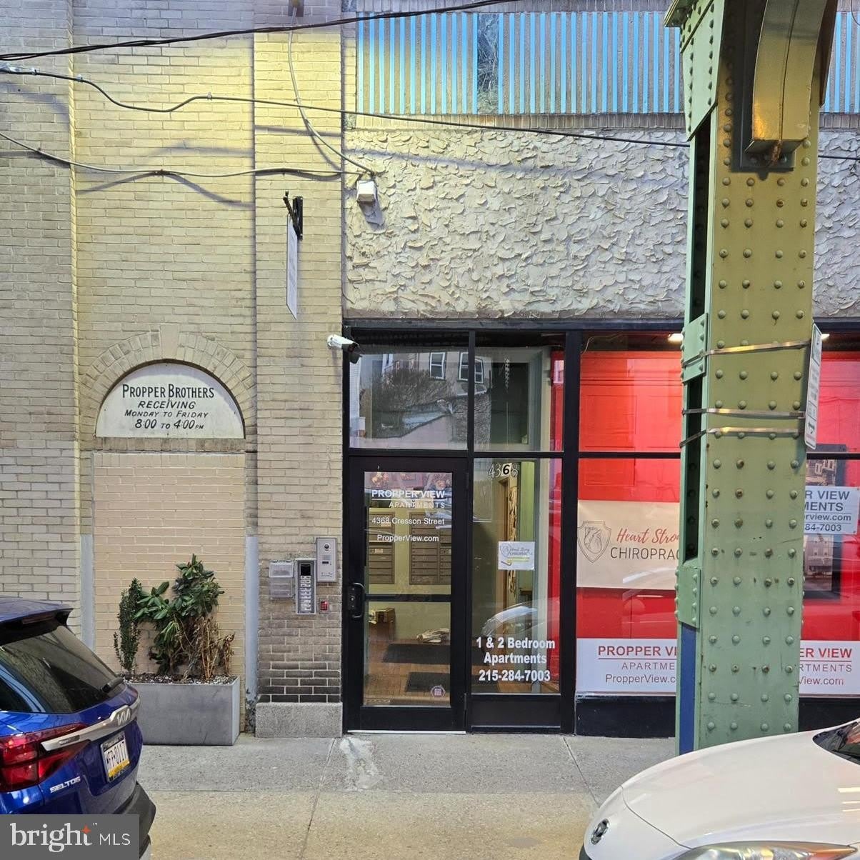 4368 CRESSON Street – photo 5
