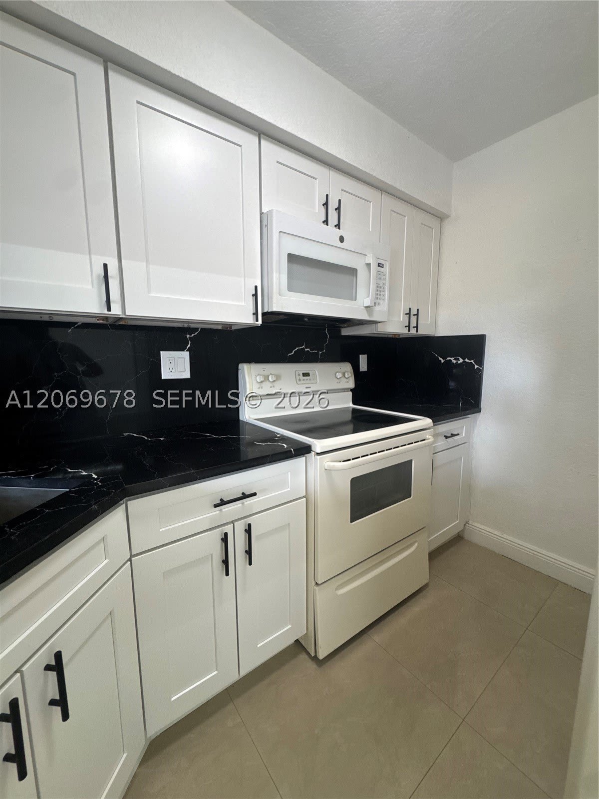 8500 NW 8th St – photo 4