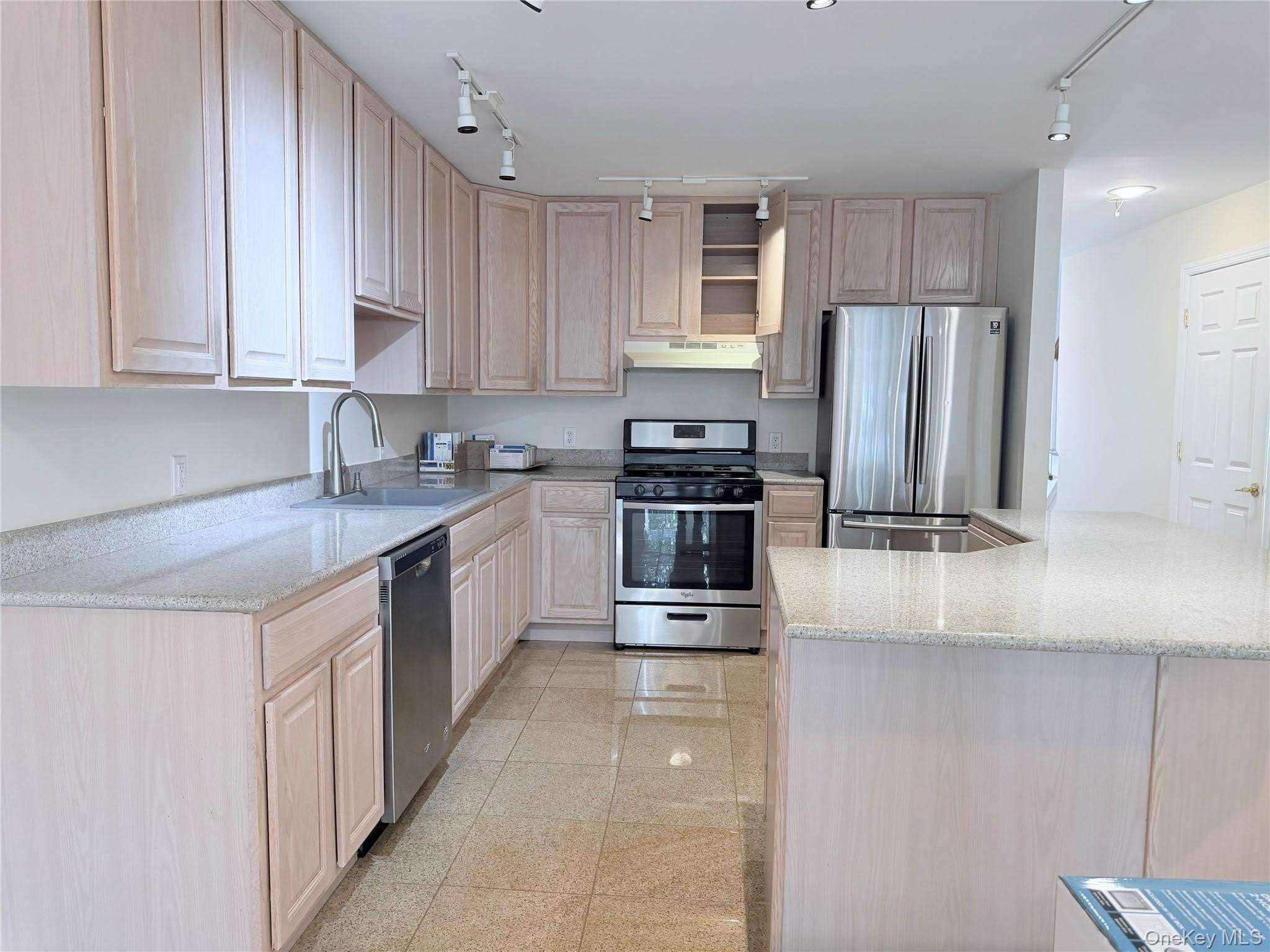 12 Yennicock Avenue – photo 2