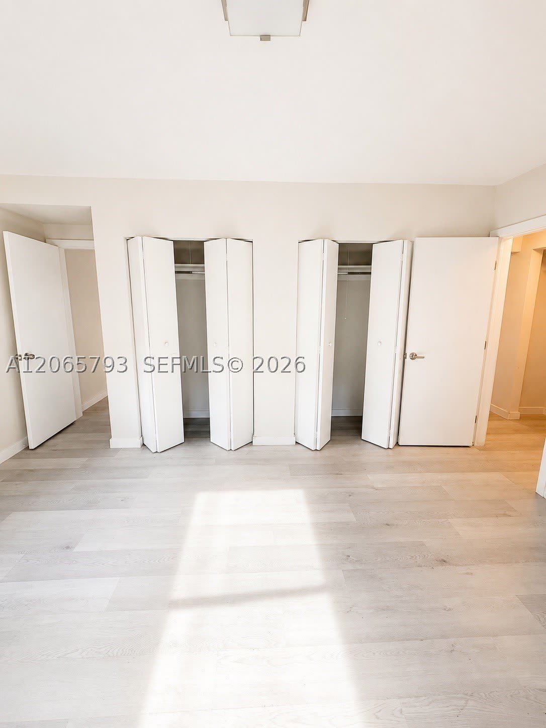 1535 Michigan Ave – photo 5