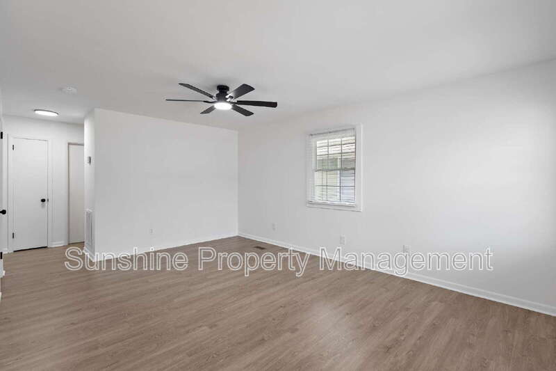 906 37th St – photo 2