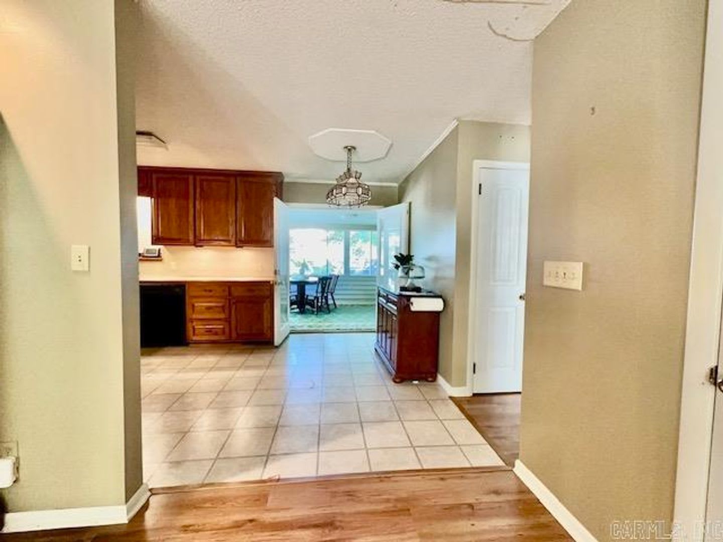 2 Bedroom/2 Bathroom Home • Mountain View – photo 5