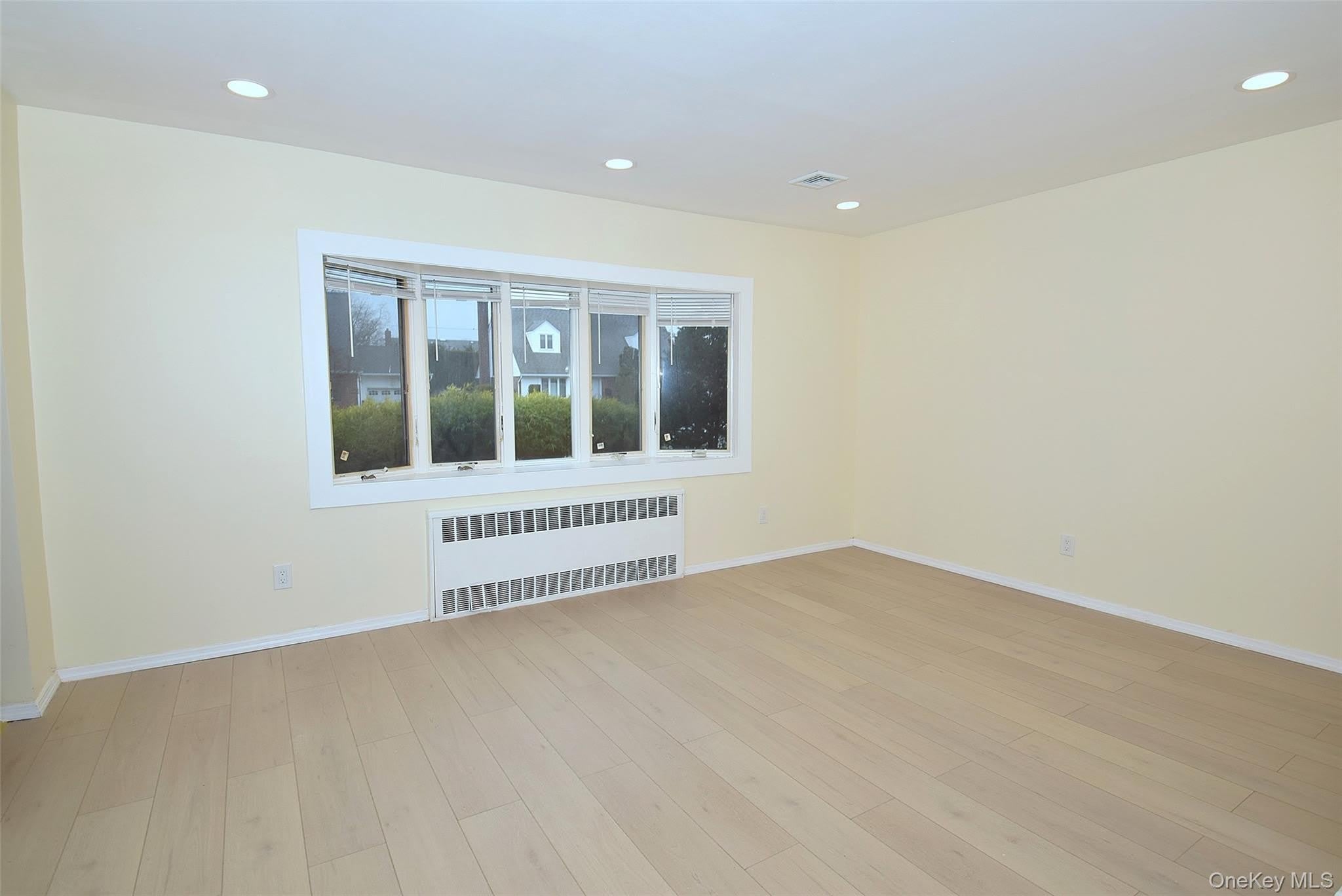 37 Amby Avenue – photo 2