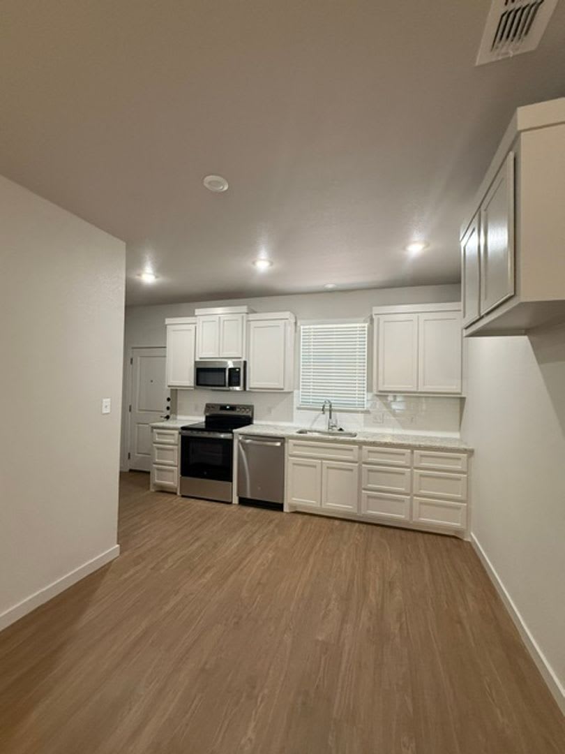 2325 Meadowbrook – photo 4
