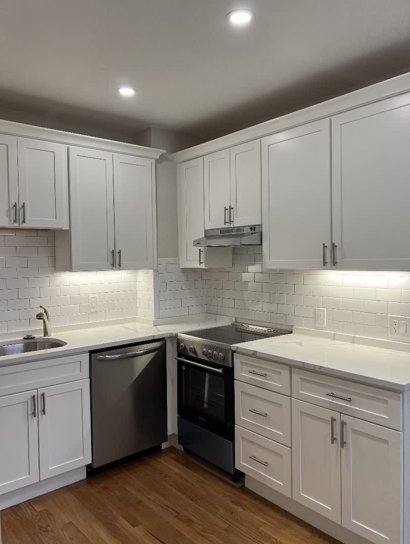 13 Anderson St – photo 1