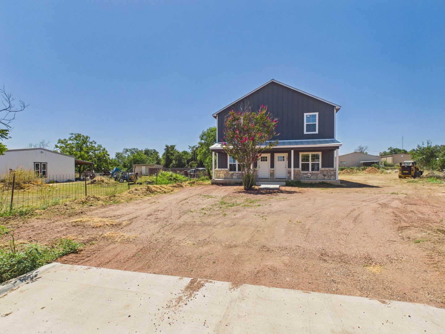 Move-In Ready 2BR Home with Washer/Dryer, Private Patio & Outdoor Storage – photo 2