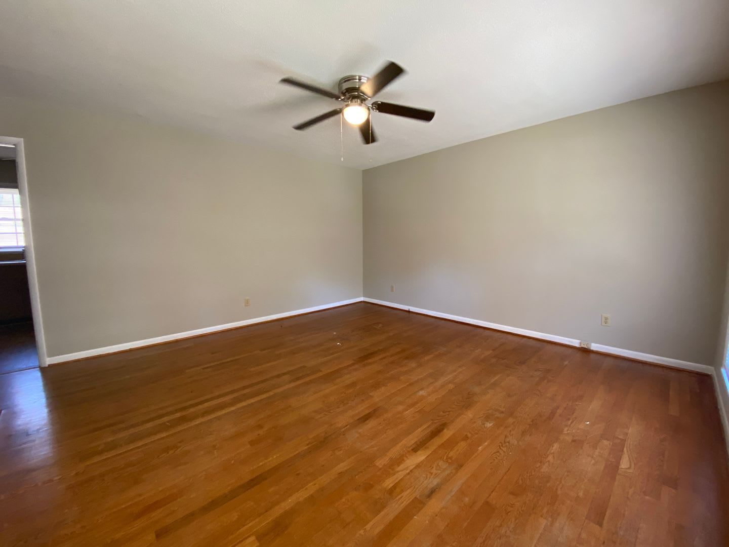 Pet Friendly 3 Bedroom 1 5 Bath House With A Large Fenced In Backyard In Athens Ga – photo 3