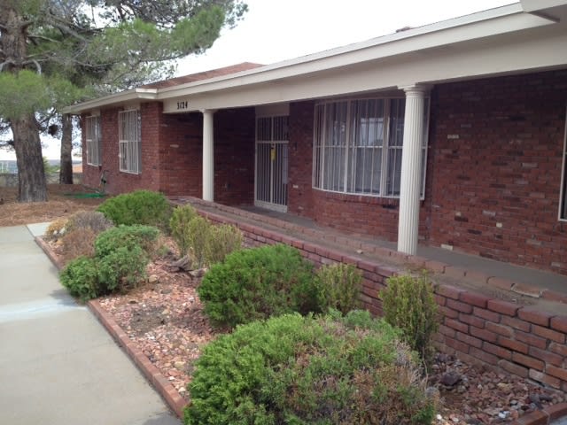 Mountain Park 4bed/3bath with Refrig A/C Pool and Mountain Views! – photo 2