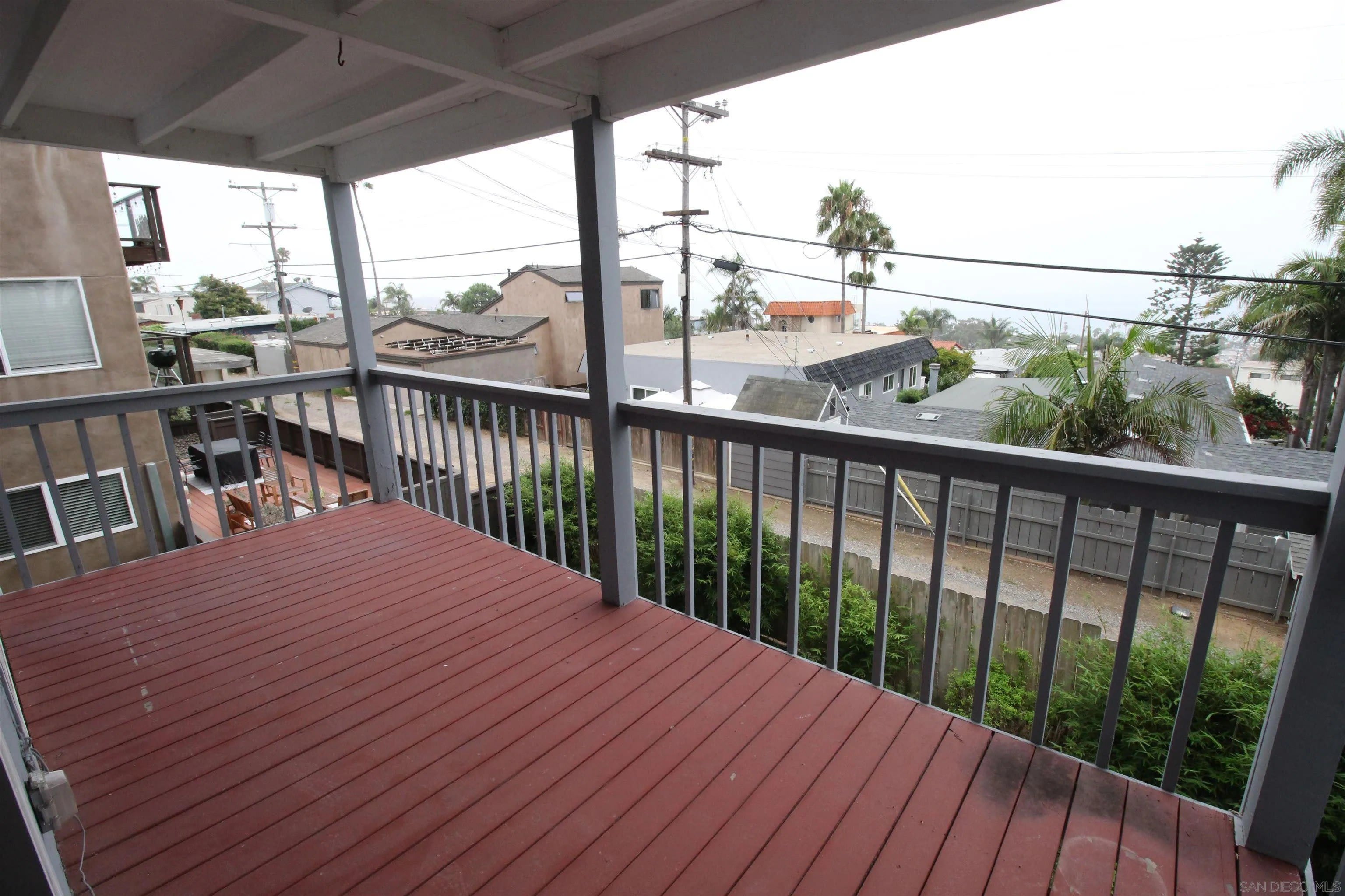 2212 Edinburg Ave – photo 4