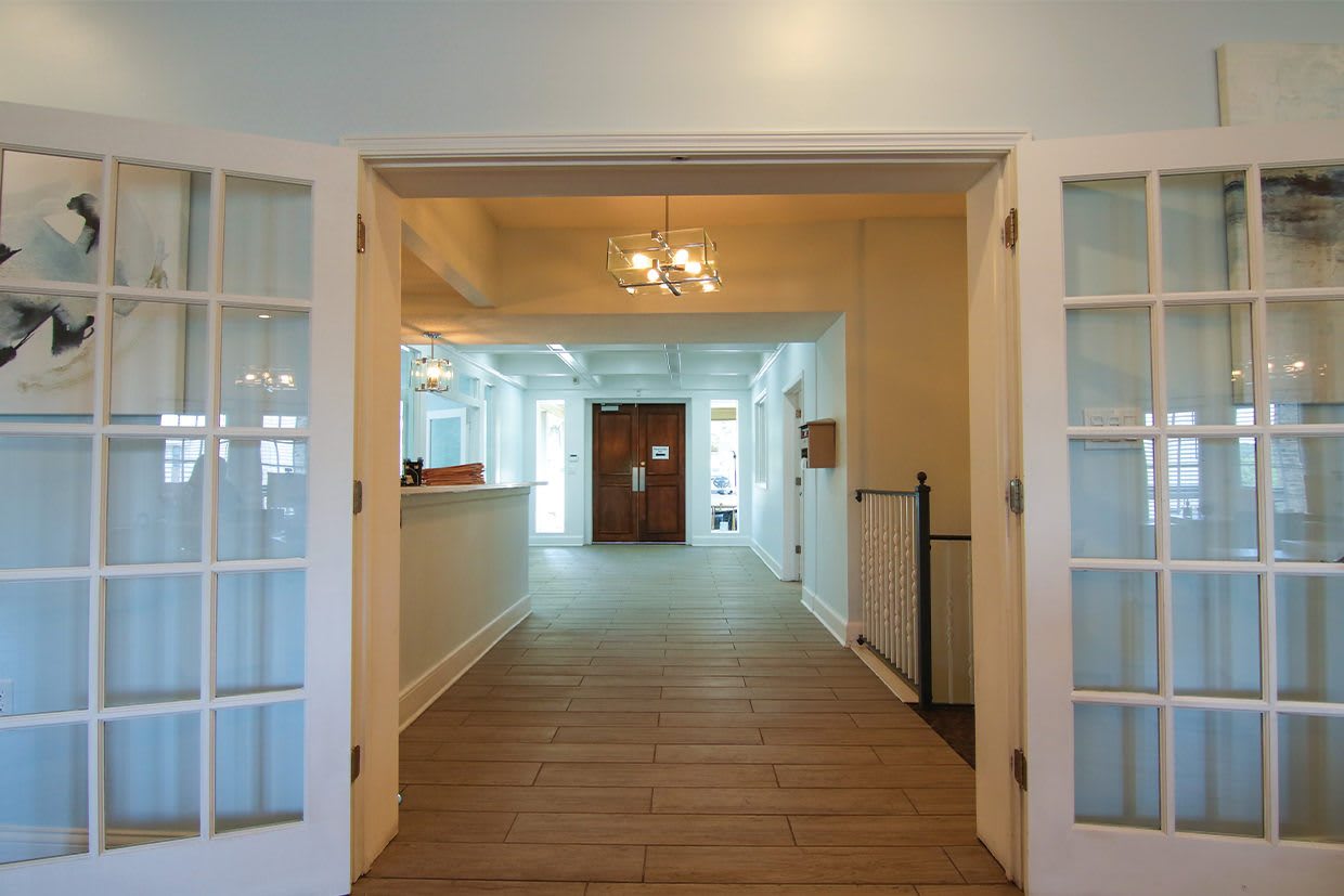 Willow Creek Apartments – photo 2