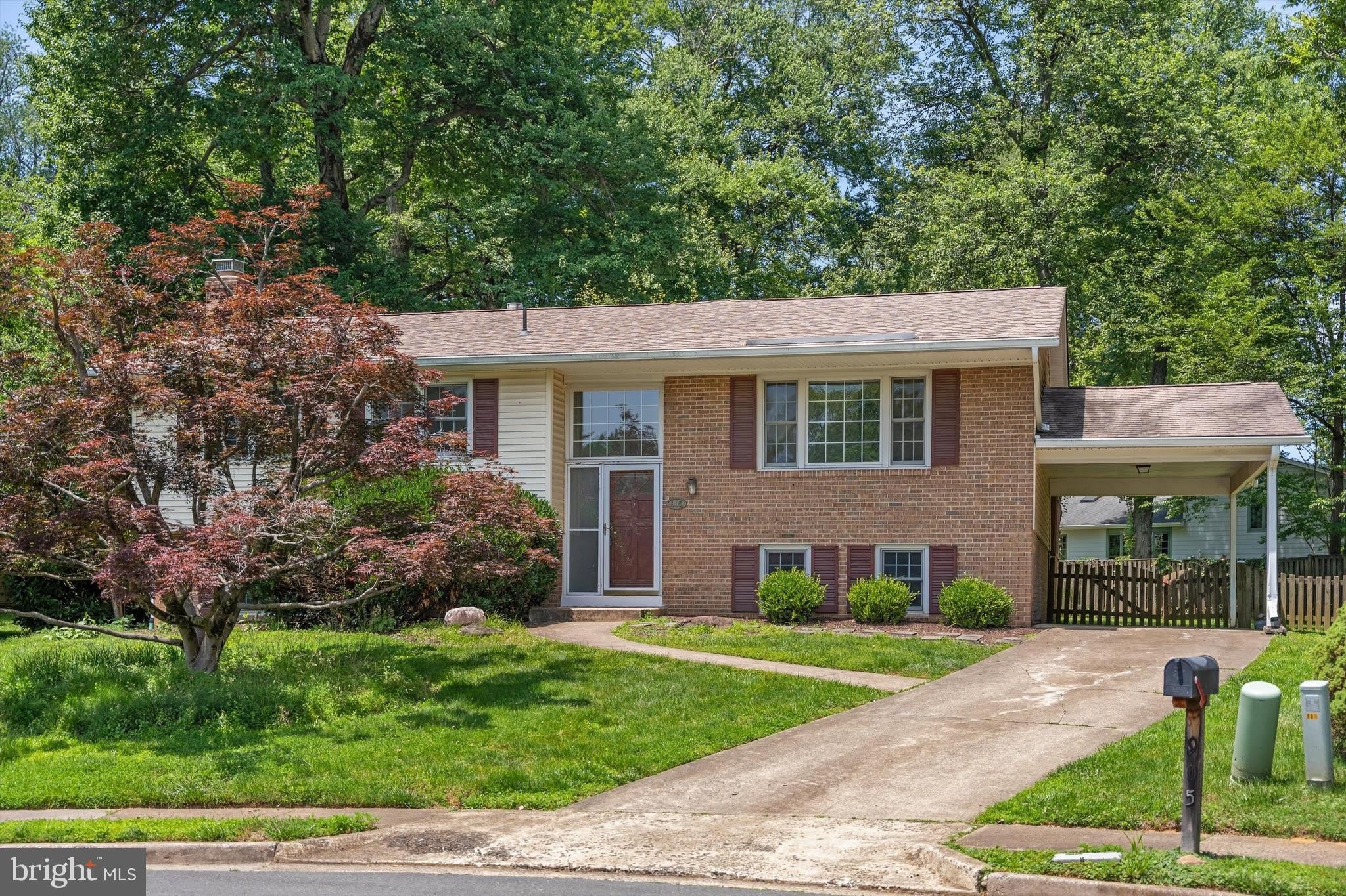 905 CAROLE Court SE – photo 1