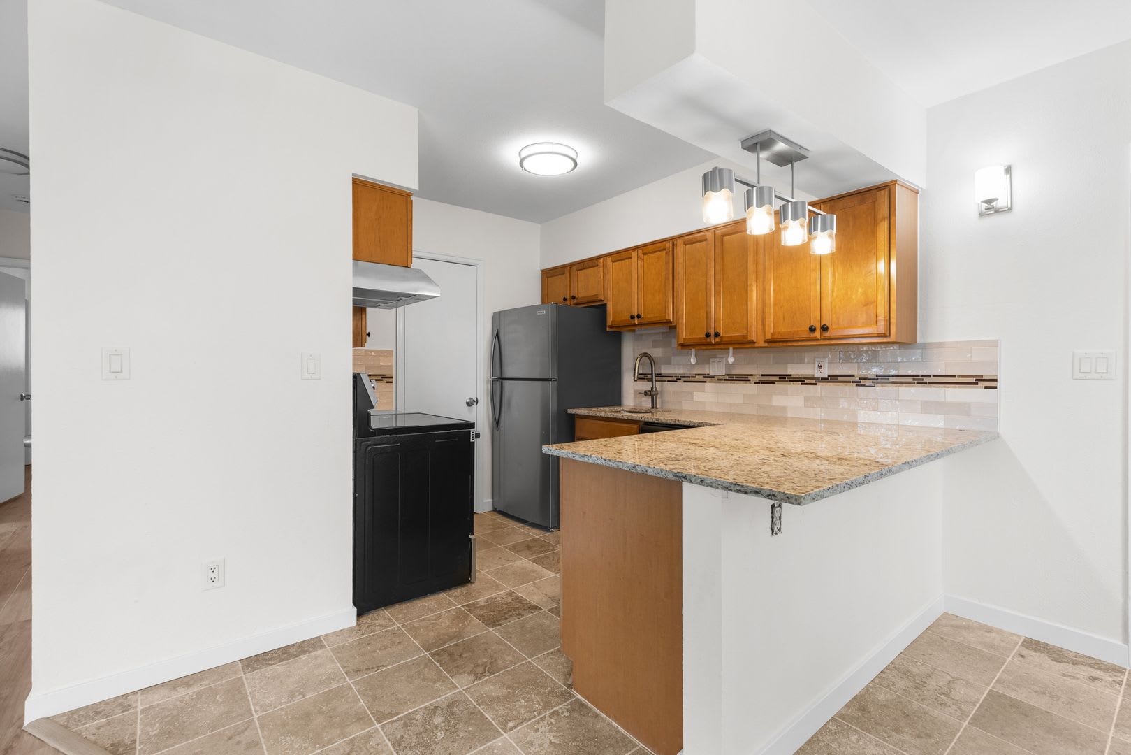 1st month free! Renovated 2B/2B Corner Apartment with Flatiron Views – photo 5