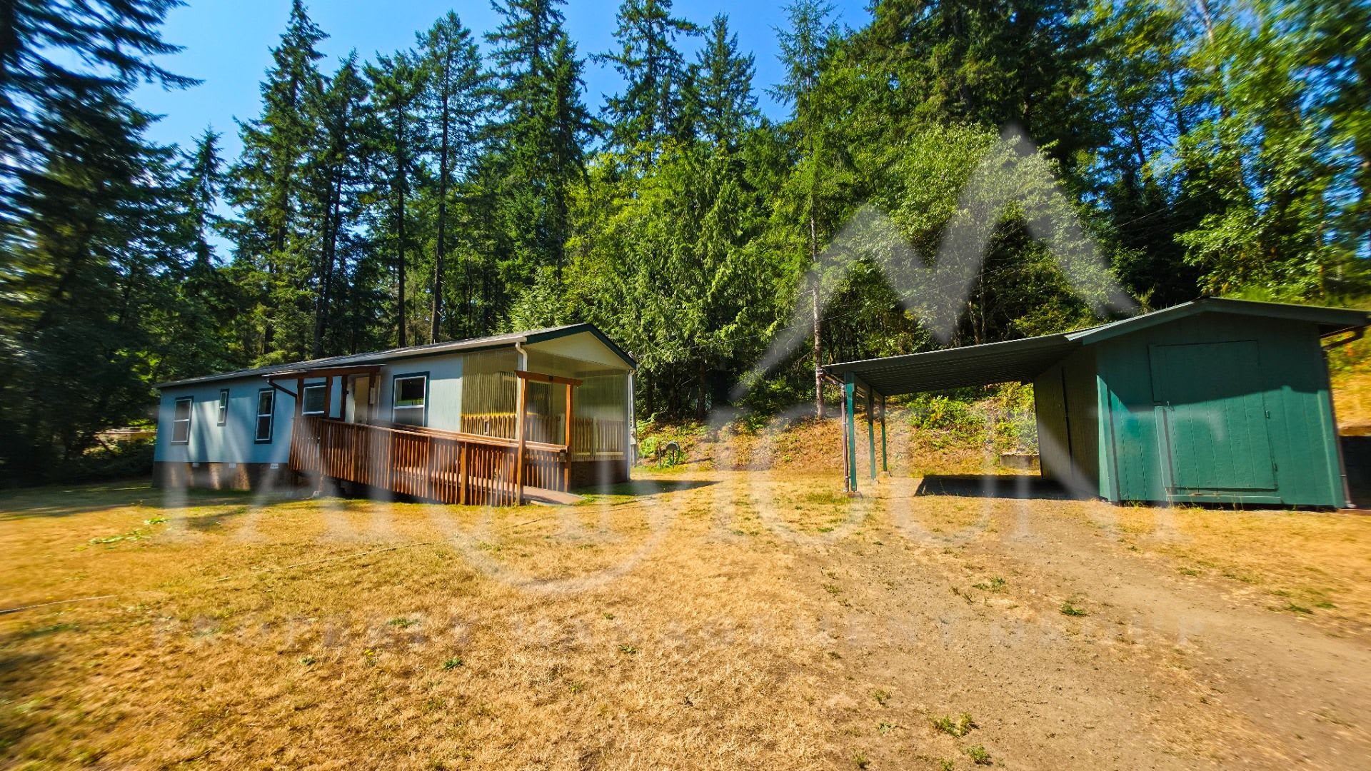 Cozy 2-Bedroom with Expansive Yard! – photo 1