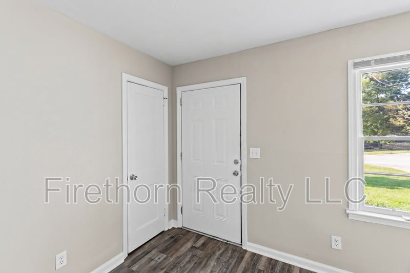 2541 Rhodes Drive – photo 5