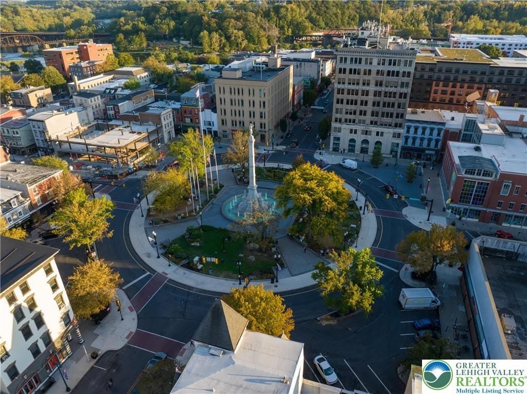 16 Centre Square – photo 2