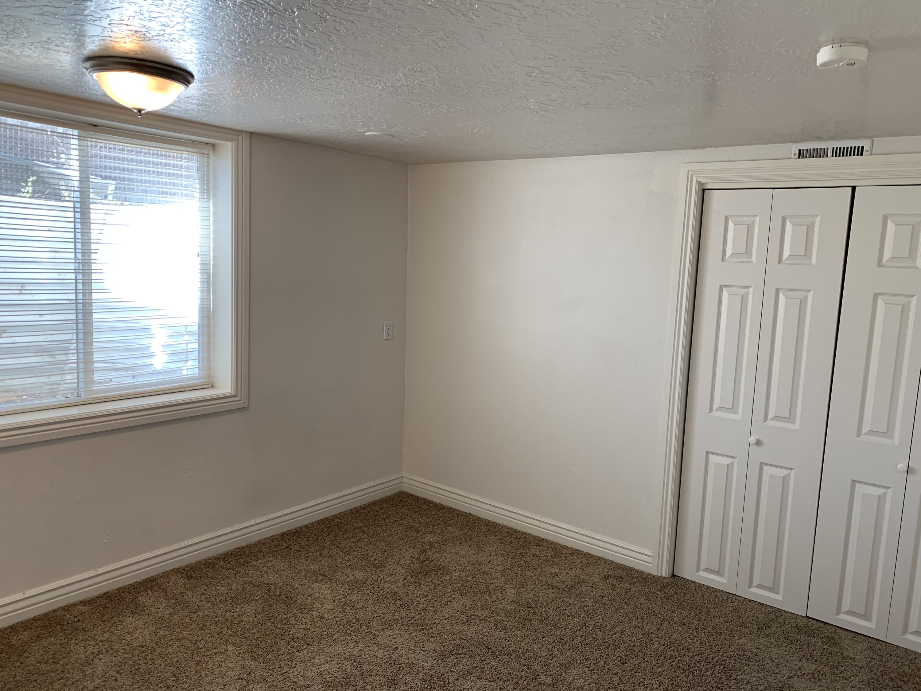 685 East 9th North Street – photo 4