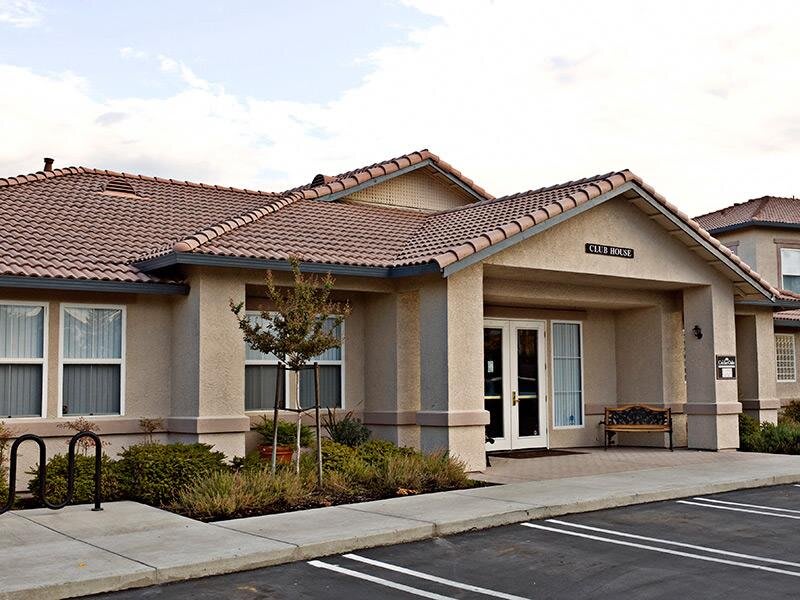 Crocker Oaks Apartments – photo 3