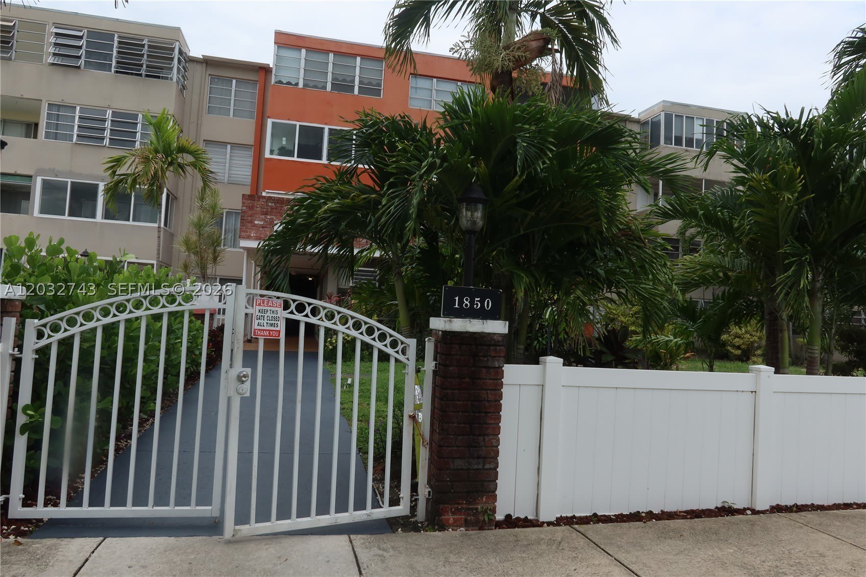 1850 NE 169th St – photo 2