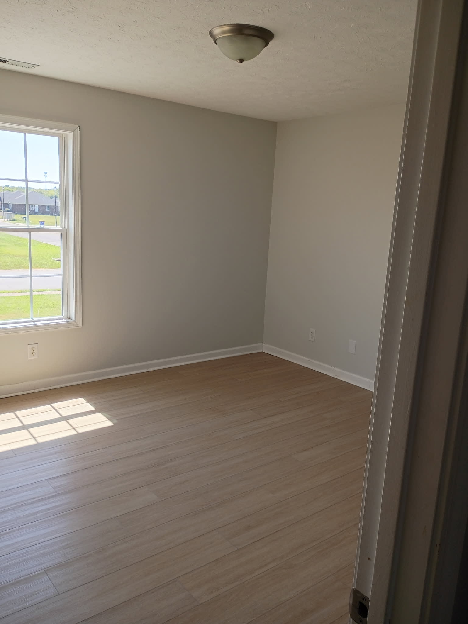 290 Creekwood Avenue – photo 5