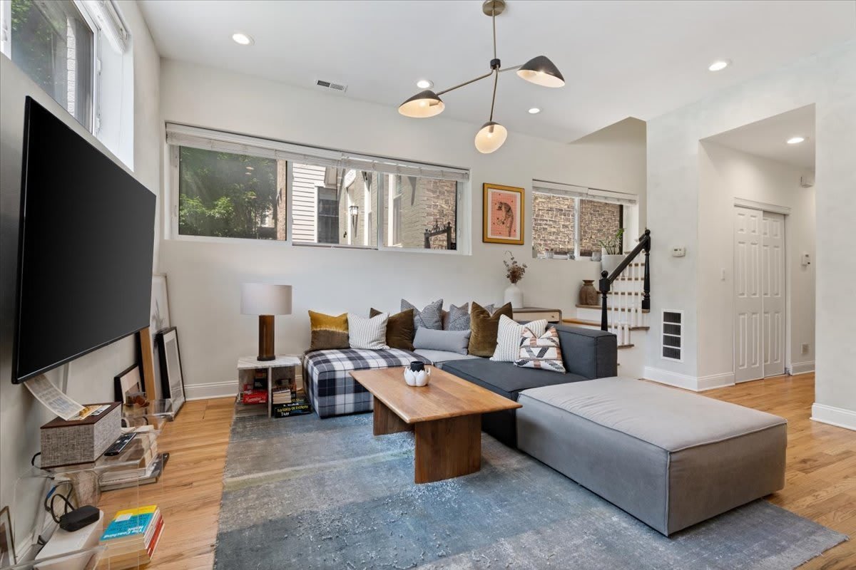 1861 N HOYNE Avenue – photo 3