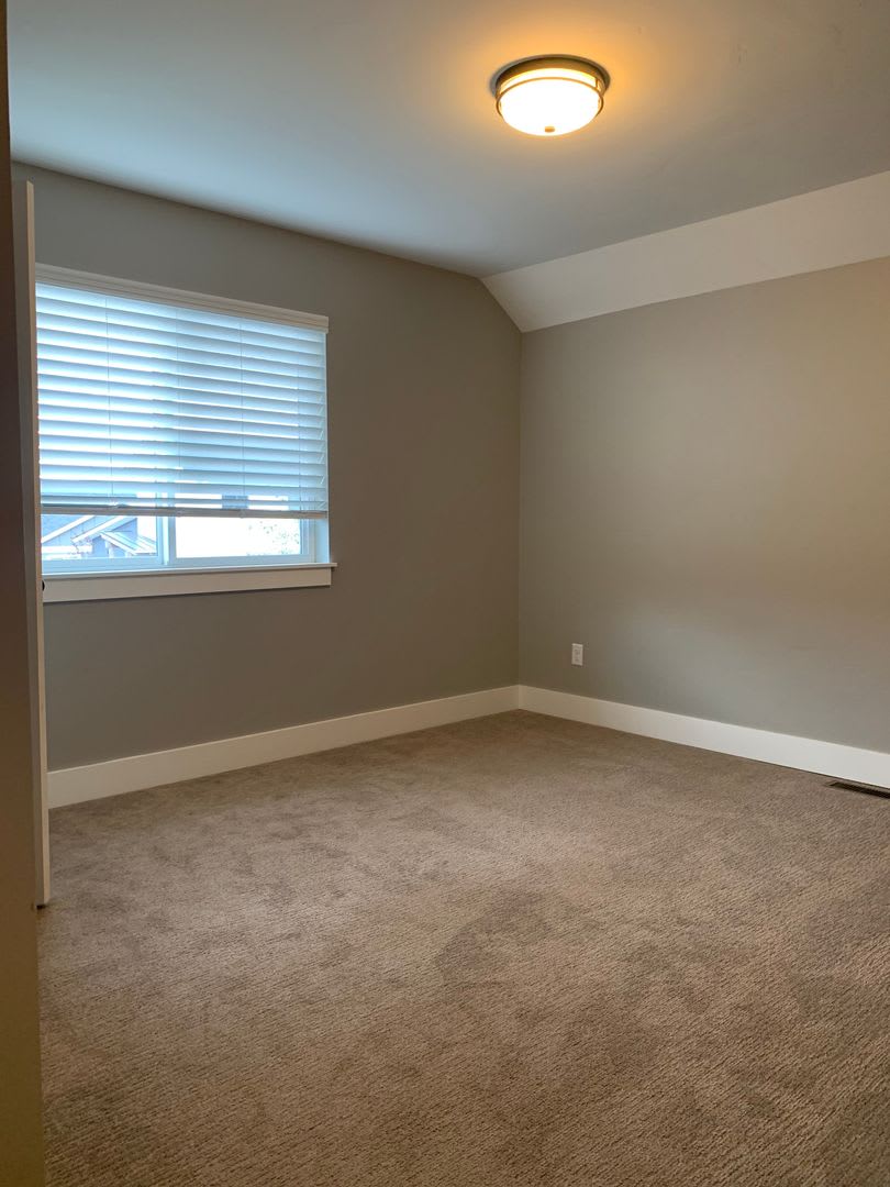 572 N Laurel Parkway – photo 3