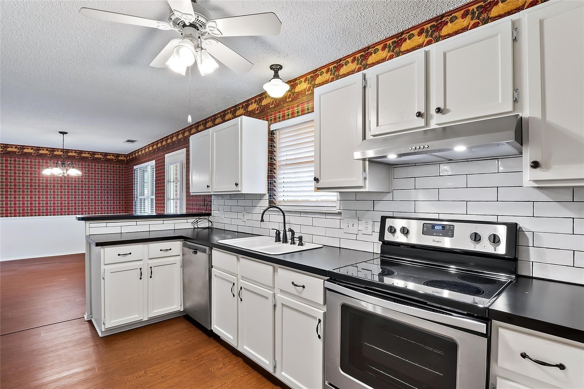 525 Baldwin Street – photo 2